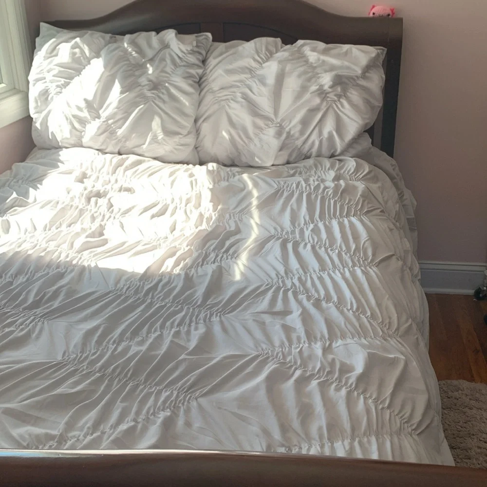 Pottery Barn Dorm Teen Light Gray Comforter Minimalist Bedding Whimsical Waves
